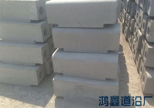 济源生态植草砖铺设 混凝土石材加工 洛阳市洛龙区鸿鑫道沿厂